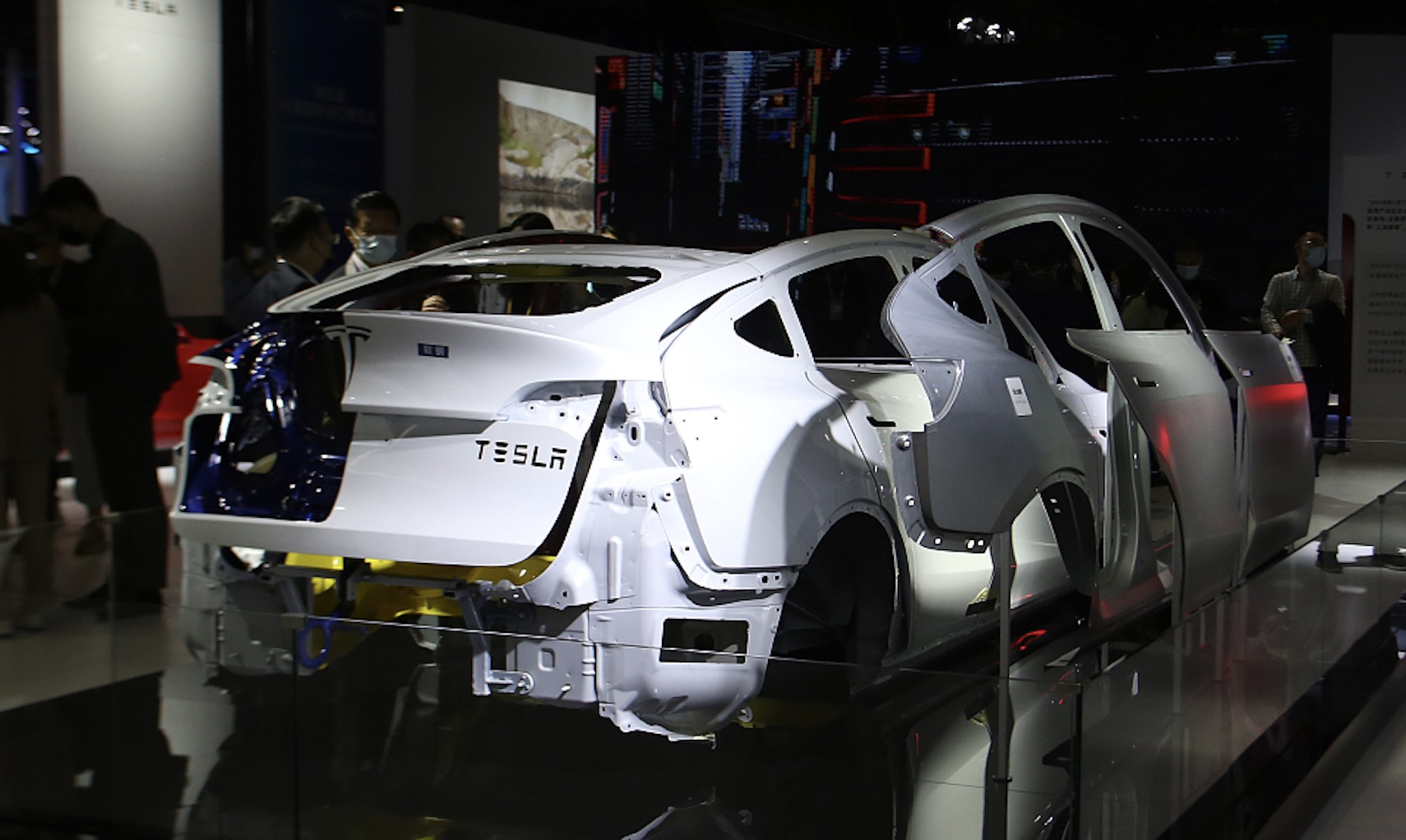 特斯拉一体化压铸技术取得新突破,新车开发时间最快可压缩至一年半