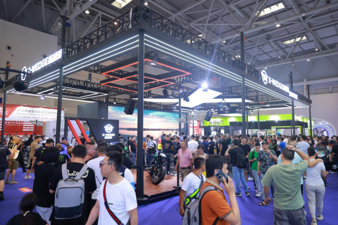 X-WEDGE新威骑展台。 X-WEDGE新威骑品牌供图 华龙网发