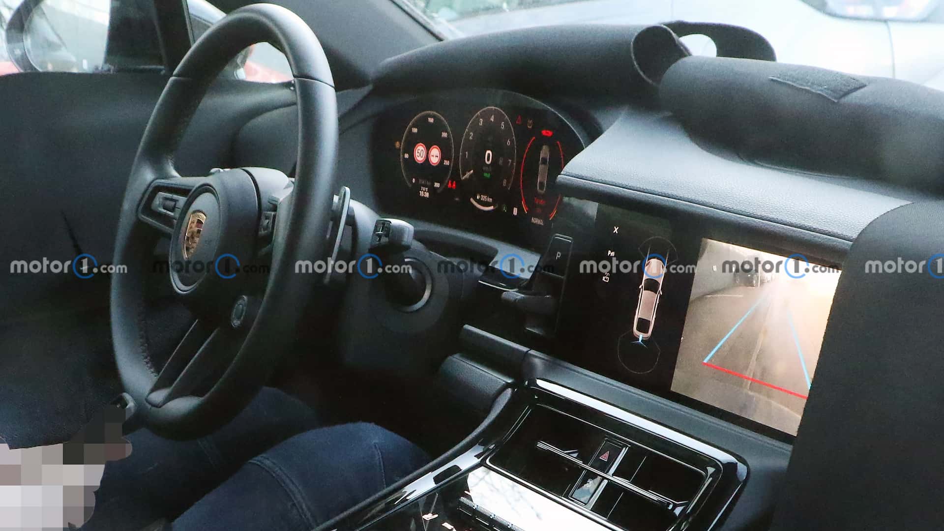 全新保时捷 Panamera 车型 11 月 24 日亮相,路测谍照已曝光
