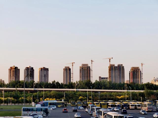 9月18日晚,天津市三部门发布《通知》,进一步优化“认房不认贷”政策。资料图片