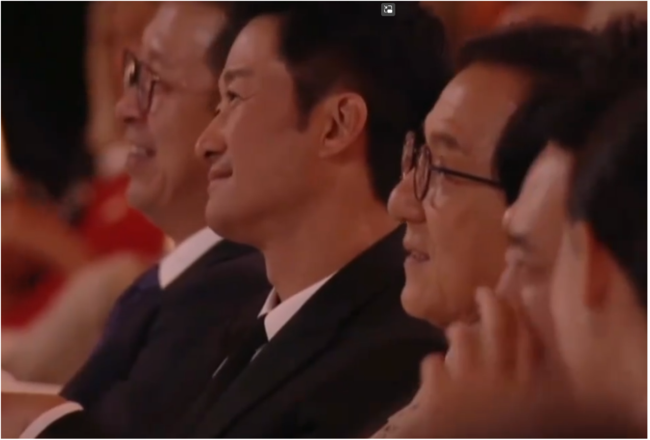 吴京、成龙等嘉宾出席首届金熊猫奖盛典 图片来源:金熊猫盛典直播截图