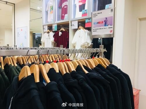 图为优衣库门店内景。(中国商报记者 马文博/摄)