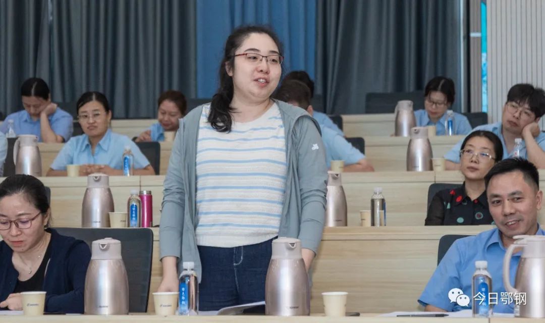 李世平为中南钢铁财务体系研修班学员授课