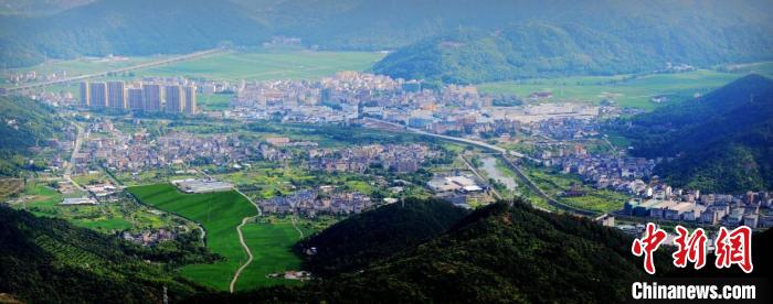 淡溪鎮全景圖。樂清市委統戰部 供圖