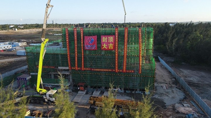 海南商业航天发射场110kV变电站顺利完成结构封顶。王凯/摄