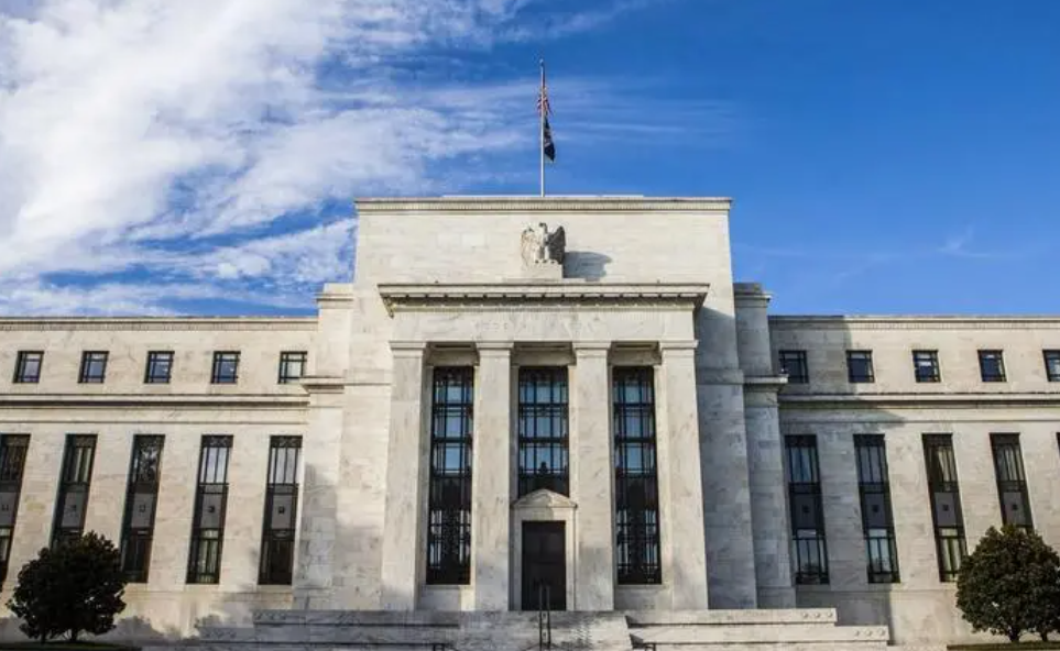 全球央行货币政策的微妙分歧，G10和新兴市场的对比