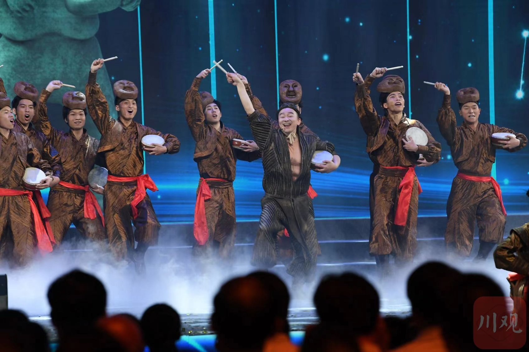 演员饰演说唱俑亮相中国曲艺节开幕式