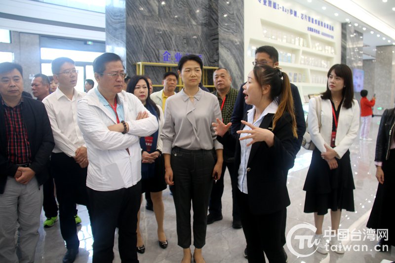 台湾商业总会一行赴湖北襄阳参访考察(图片来源:襄阳市台办)