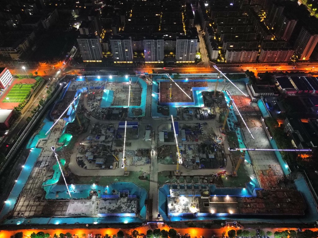 建設中的重慶大學虎溪科學中心實驗大樓。中建八局供圖