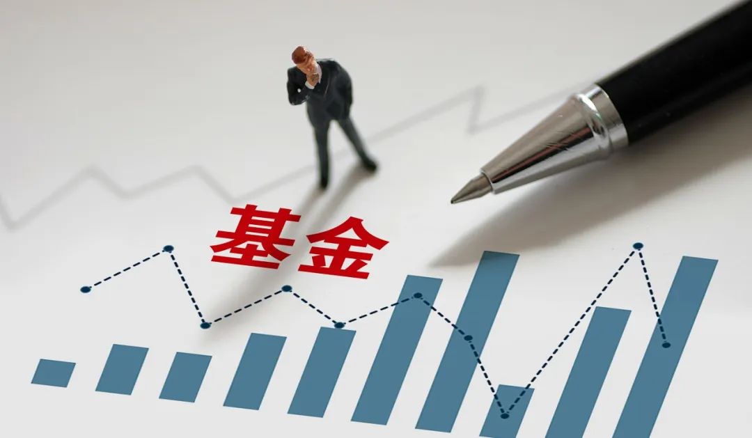 除了整体业绩表现不佳之外,大额赎回成为了近期债基市场备受关注的现象。作者:周一帆 封图:图虫创意