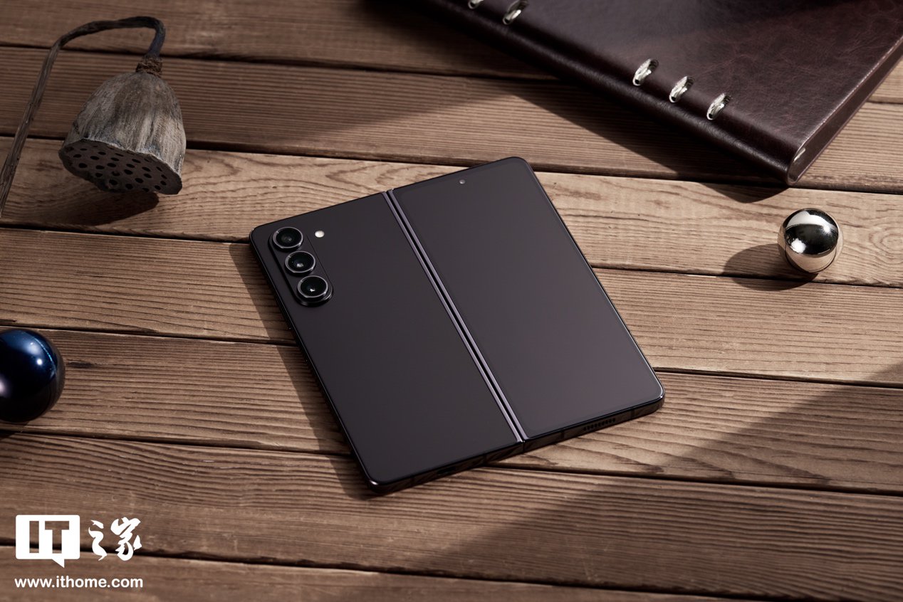 三星 Galaxy Z Fold5 / Flip5 手机的 One UI 6.0 测试推迟到 10 月