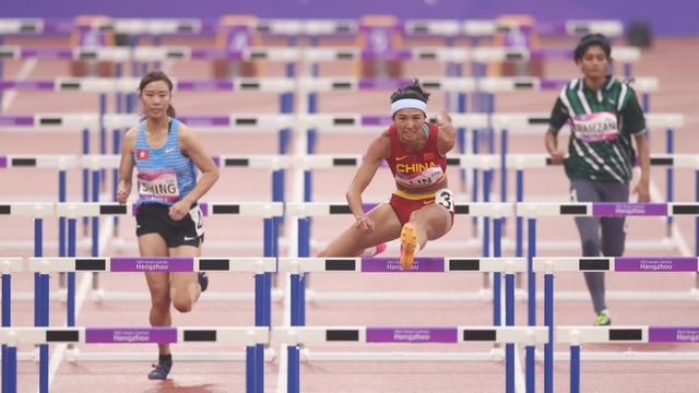 女子100米欄預賽第一組，中國選手林雨薇出戰。 新京報記者 王飛 攝