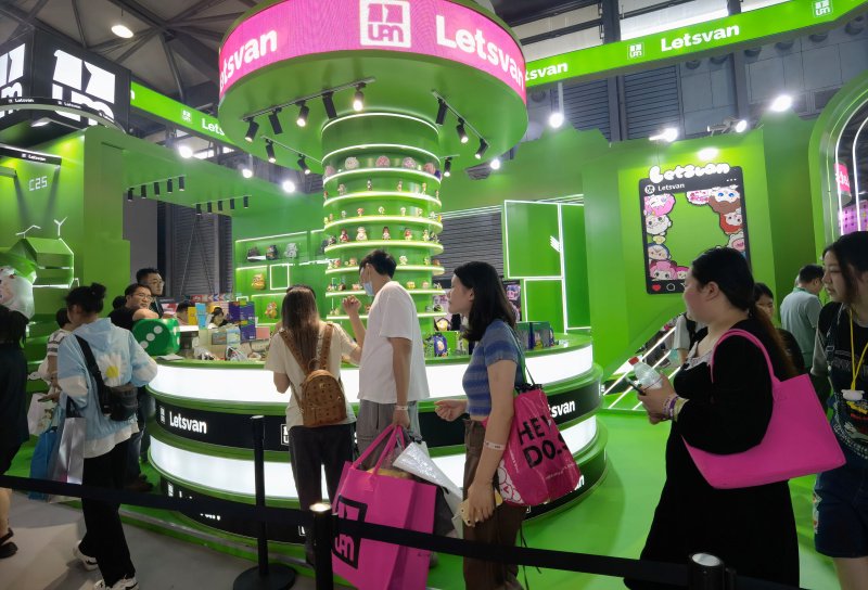 IP优势、供应链优势和消费潜力优势构筑了中国潮玩市场迅速崛起的基石。