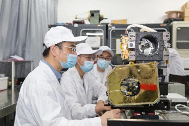 激光设计师是谁 9118-d12e75127ca81136076b5958c0f9c13a.jpg