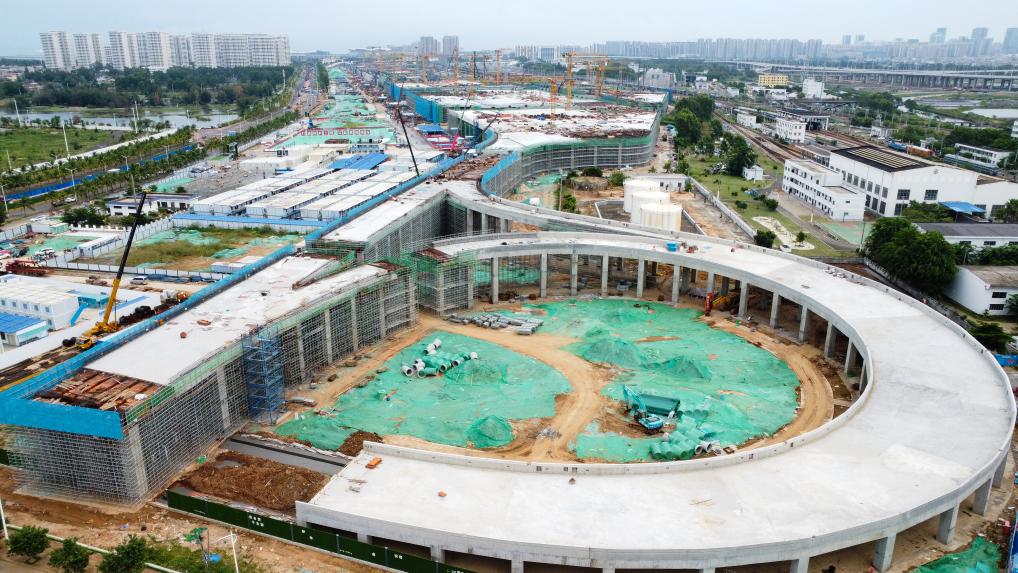 这是2023年9月9日拍摄的海口新海港和南港“二线口岸”(货运)集中查验场所建设项目(无人机照片)。新华社记者杨冠宇 摄