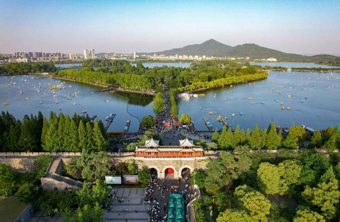 玄武湖公园。南京日报/紫金山新闻记者 孙中元 摄