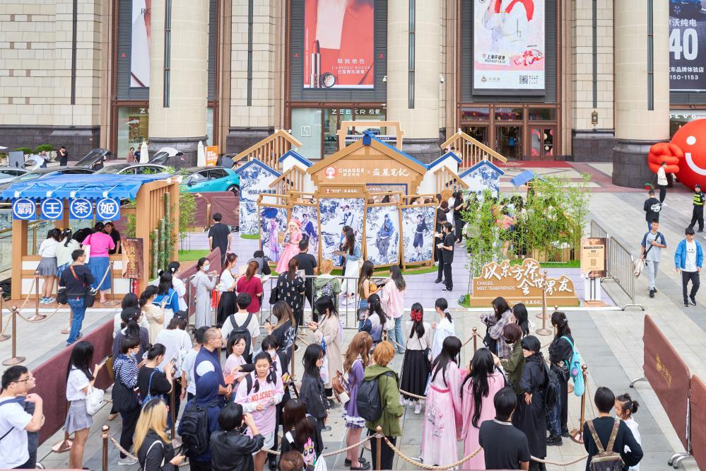 节日里,月星环球港的首发首秀迎来了火爆的客流。(受访对象供图)