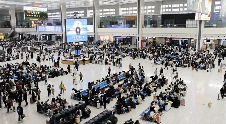 “双节”期间 重庆火车站发送旅客208.9万人次