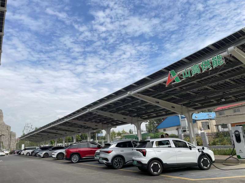十一高速电动汽车补能压力如何?放假伊始压力大错峰出行体验更佳