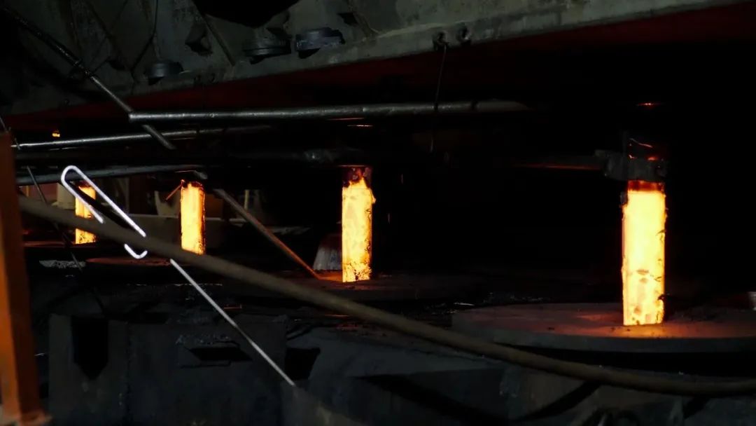 万泰特钢第一炉稀土耐蚀钢试炼成功