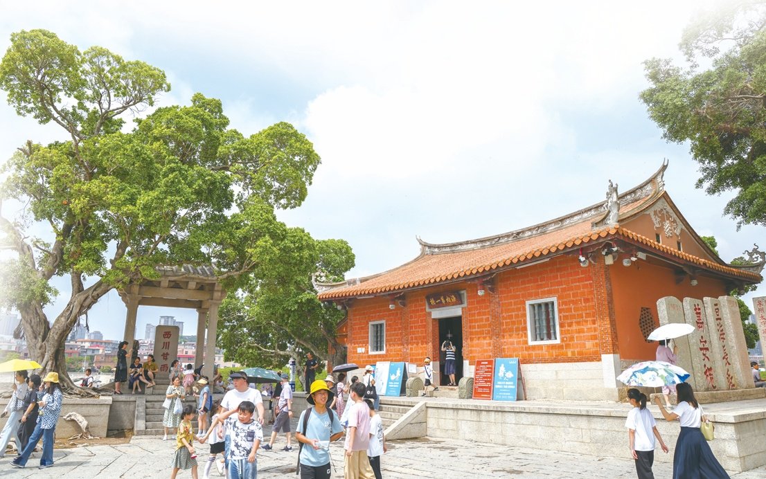 泉州洛阳桥桥头 赵鹏 摄