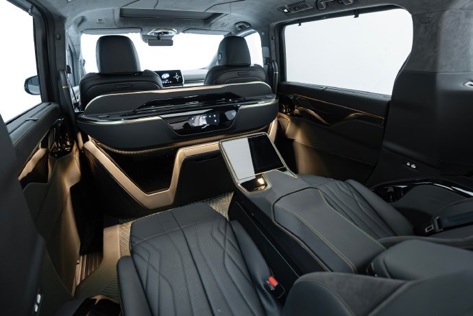 魏牌高山“共创版”亮相 个性化设计+四座布局