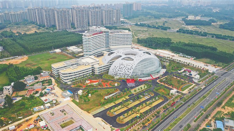 海南西部中心医院滨海院区航拍图。海南日报记者 林书喜 通讯员 黎有科 摄