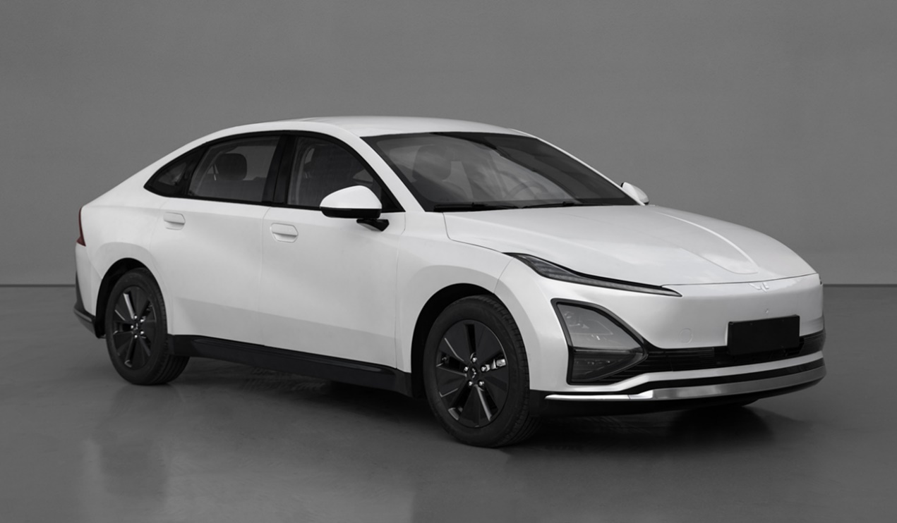 五菱星光新能源轿车 11 月下旬上市:灵犀混动 + 神炼电池,百公里综合油耗 3.98L