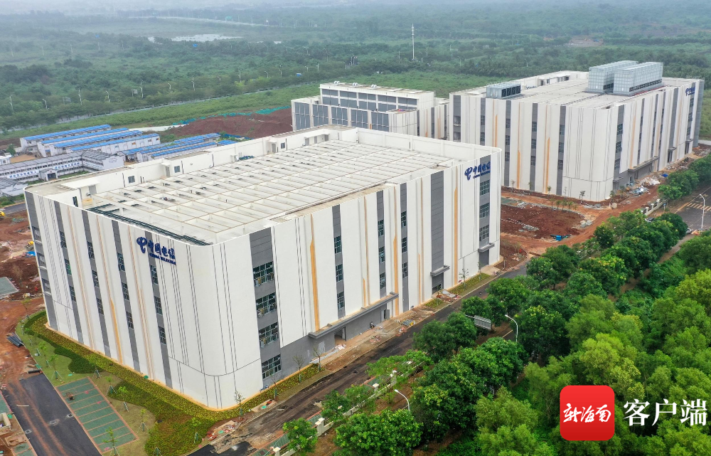 建设中的中国电信海南(海口)国际信息园。记者 刘洋摄