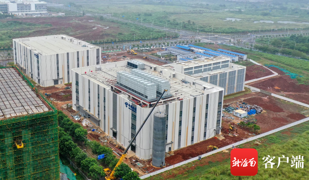 建设中的中国电信海南(海口)国际信息园。记者 刘洋摄