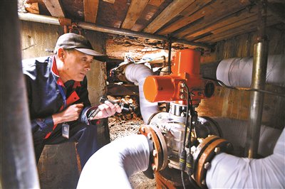 本市今年完成千余公里供热管线改造