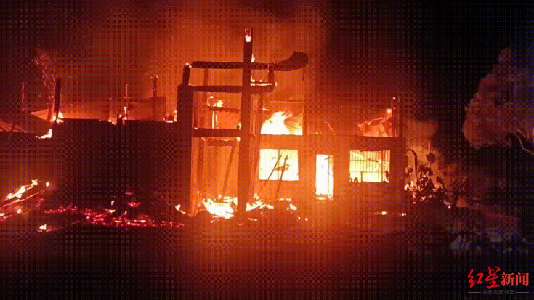 四川广元民房深夜发生火灾 八旬老人重返火场试图灭火不幸身亡