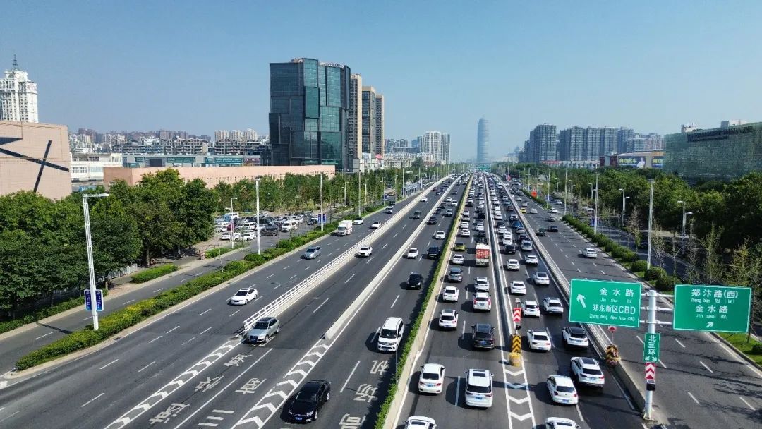 郑州市目前执行工作日机动车尾号限行措施