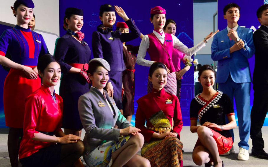 展示航空服饰文化。