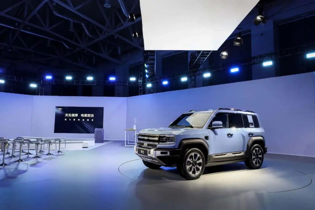 比亚迪日赚一个亿,毛利率反超特斯拉,单车利润终破万