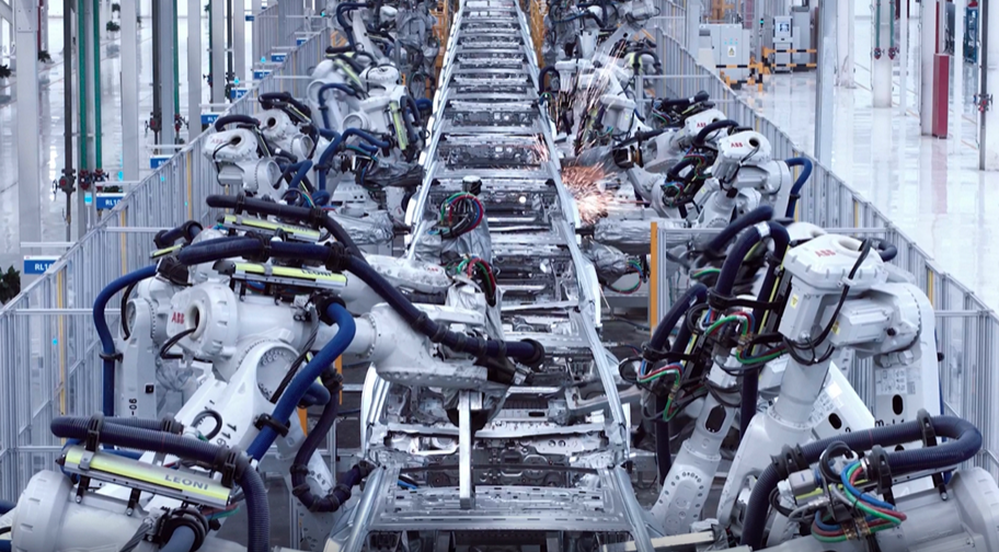 比亚迪日赚一个亿,毛利率反超特斯拉,单车利润终破万