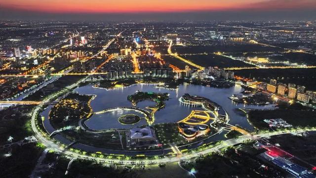 上海之鱼夜景—龚超摄