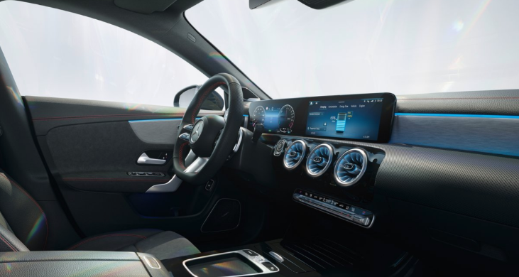 新款奔驰 CLA 五门猎跑车上市，30.92 万元起售