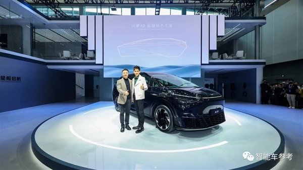 38.8万!全球首款后轮转向MPV开售:空悬冰箱彩电也标配了