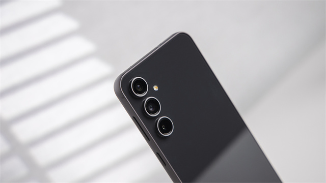 三星Galaxy S23 FE体验：Fans的好选择，不变的是那份精致感