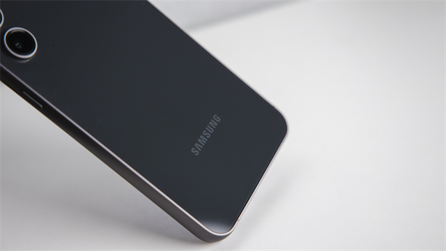 三星Galaxy S23 FE体验：Fans的好选择，不变的是那份精致感