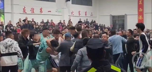 冲突现场。视频截图