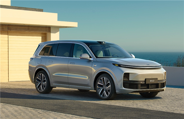 中国豪华车市场要变天！理想被曝明年销量目标80万辆：超越BBA