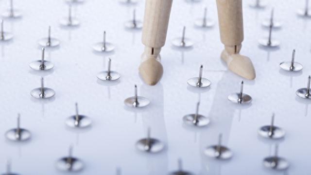 知名演员接连发文：被人设局，倾家荡产