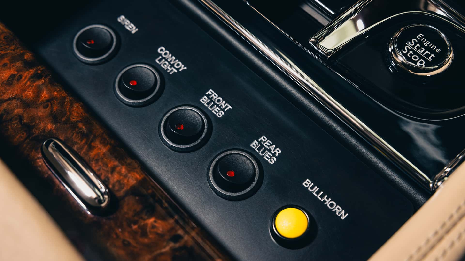 宾利慕尚长轴距定制车型亮相:曾为英女王专属座驾,搭载 6.75 升 V8 发动机