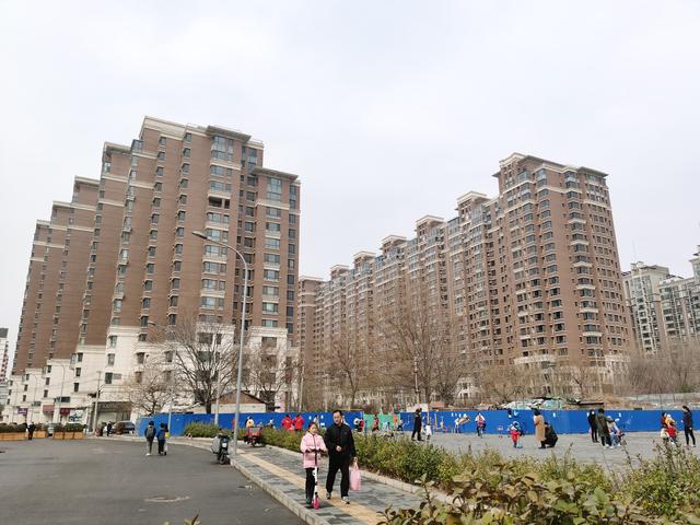 根据北京市住建委官网数据统计,11月北京二手房网签12545套,环比上涨17.8%。资料图片