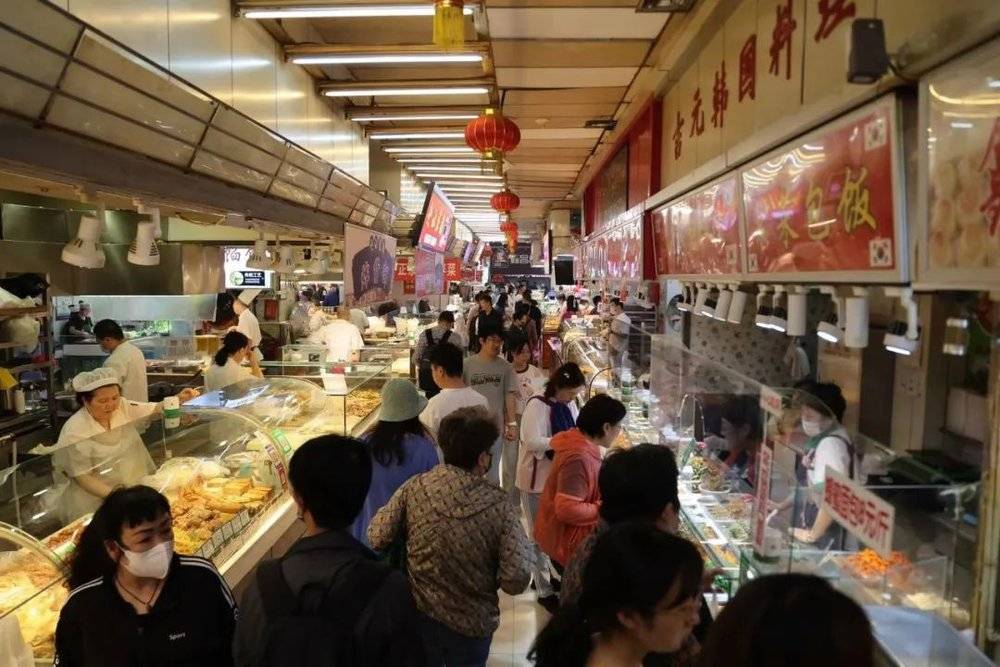 △便宜又实惠的哈尔滨早市,一定要早起去体验一次东北的早市文化。(图/林泽君 摄)