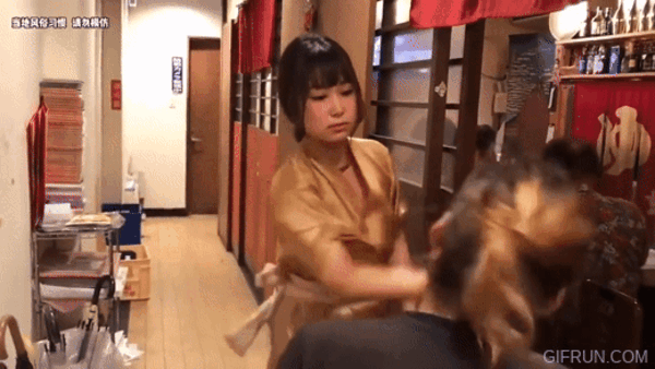 15元一次！日本餐厅推出"美女掌掴"服务 用力越大顾客越开心