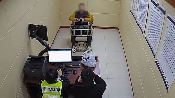 拜某被民警当场抓获。浦东警方供图(下同)