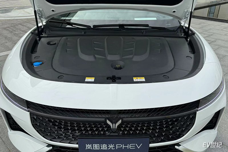 对标BBA的E56,岚图追光PHEV上市售25.28万-35.88万元